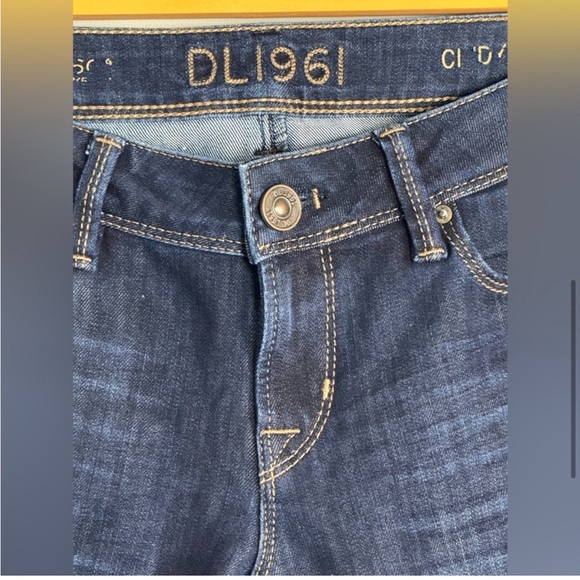 DL1961 Cindy Slim Bootcut in Sonic - Picture 4 of 10